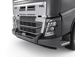 Ny støtfanger på Volvo FH.