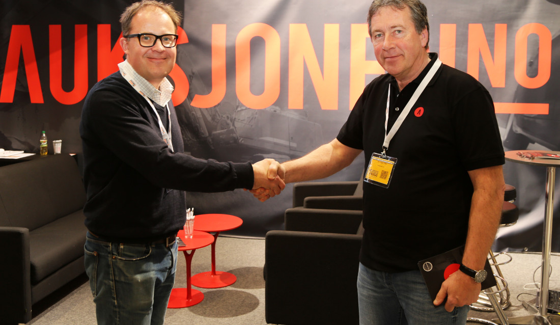 1. gang, 2. gang, 3. gang, solgt! MEFs Espen Alvestad og Jan Viggo Fikke fra Auksjonen.no.