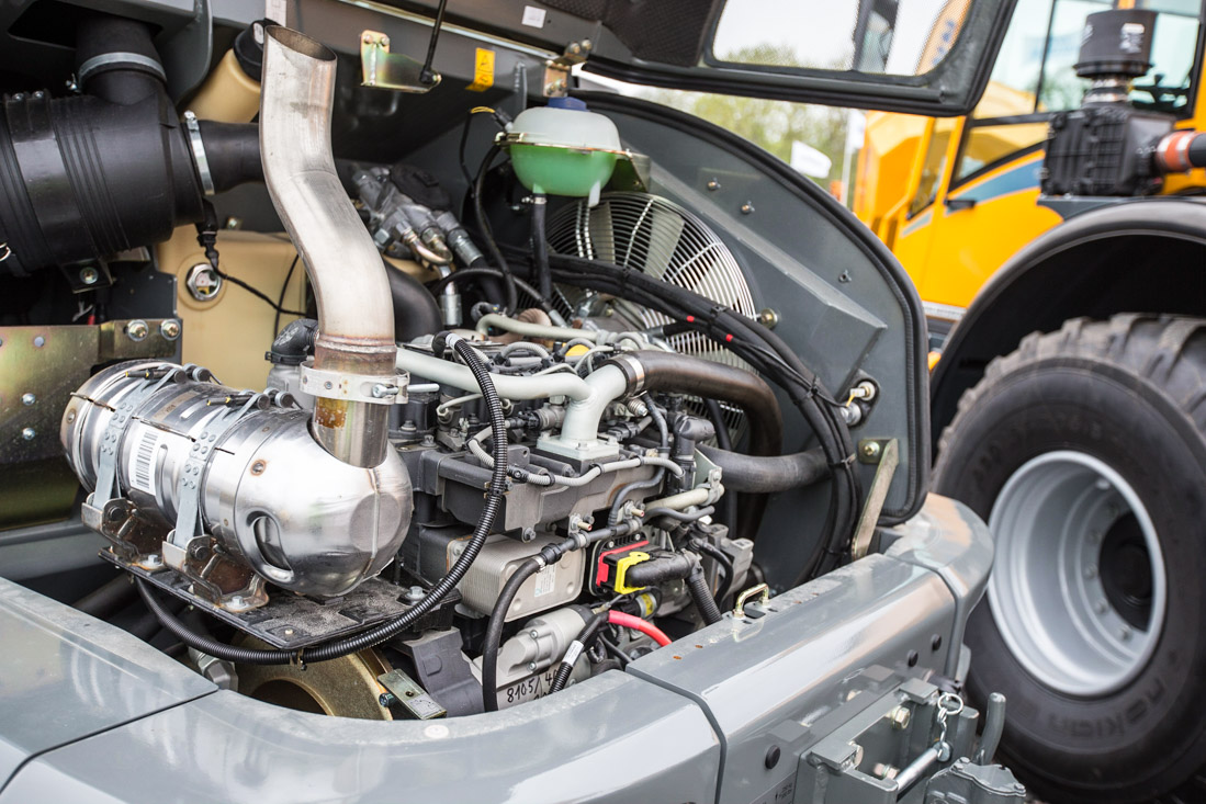 Deutz 100 hk motor med katalysator.