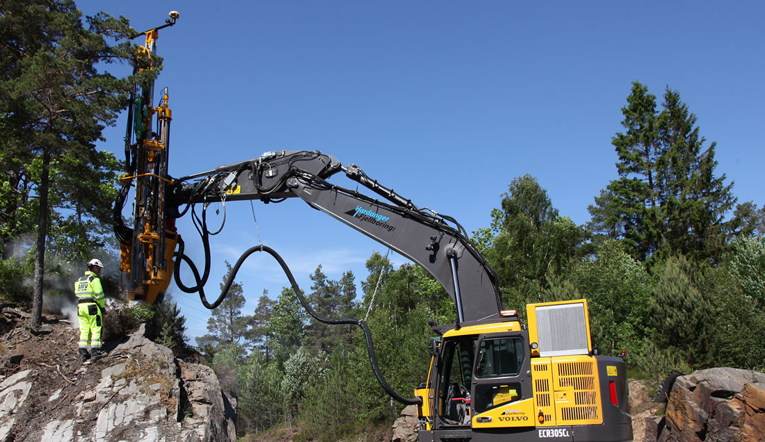 AMV borapplikasjon på gravemaskin.