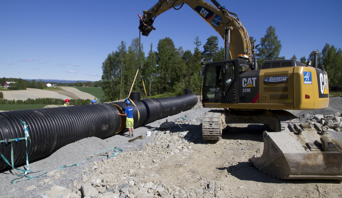Droptanken ble montert av av maskinentreprenør Åge Haverstad AS. (Foto: Norsk Wavin).