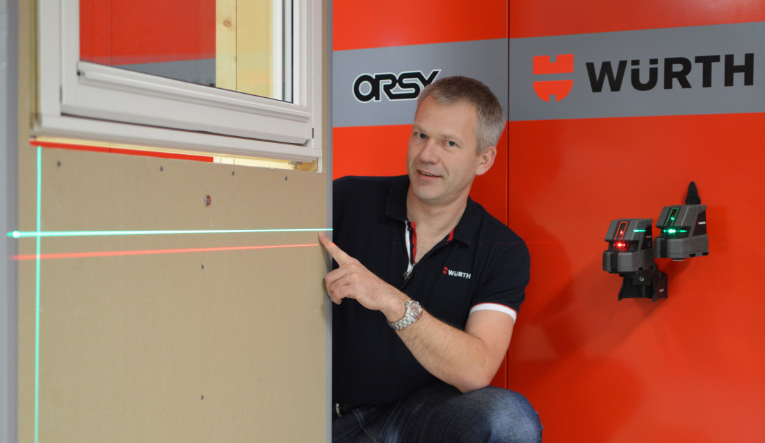 – Når man f.eks arbeider i dagslys eller kunstig hvitt lys er den grønne krysslaseren overlegen, sier Würths produktsjef Øystein Holmsen. (Foto: Würth Norge).