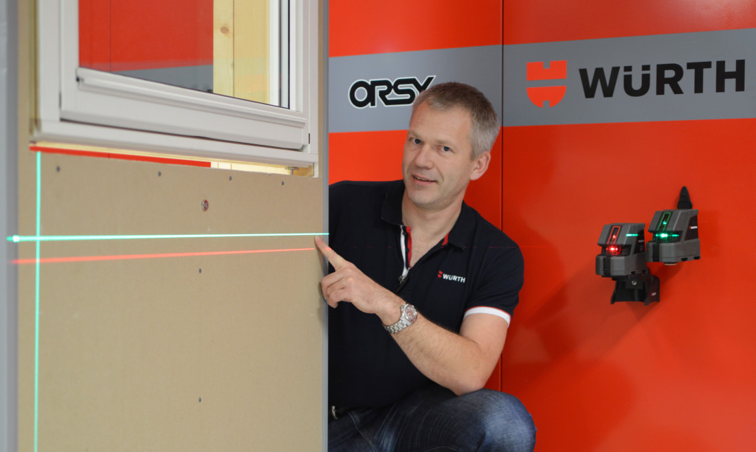 – Når man f.eks arbeider i dagslys eller kunstig hvitt lys er den grønne krysslaseren overlegen, sier Würths produktsjef Øystein Holmsen. (Foto: Würth Norge).