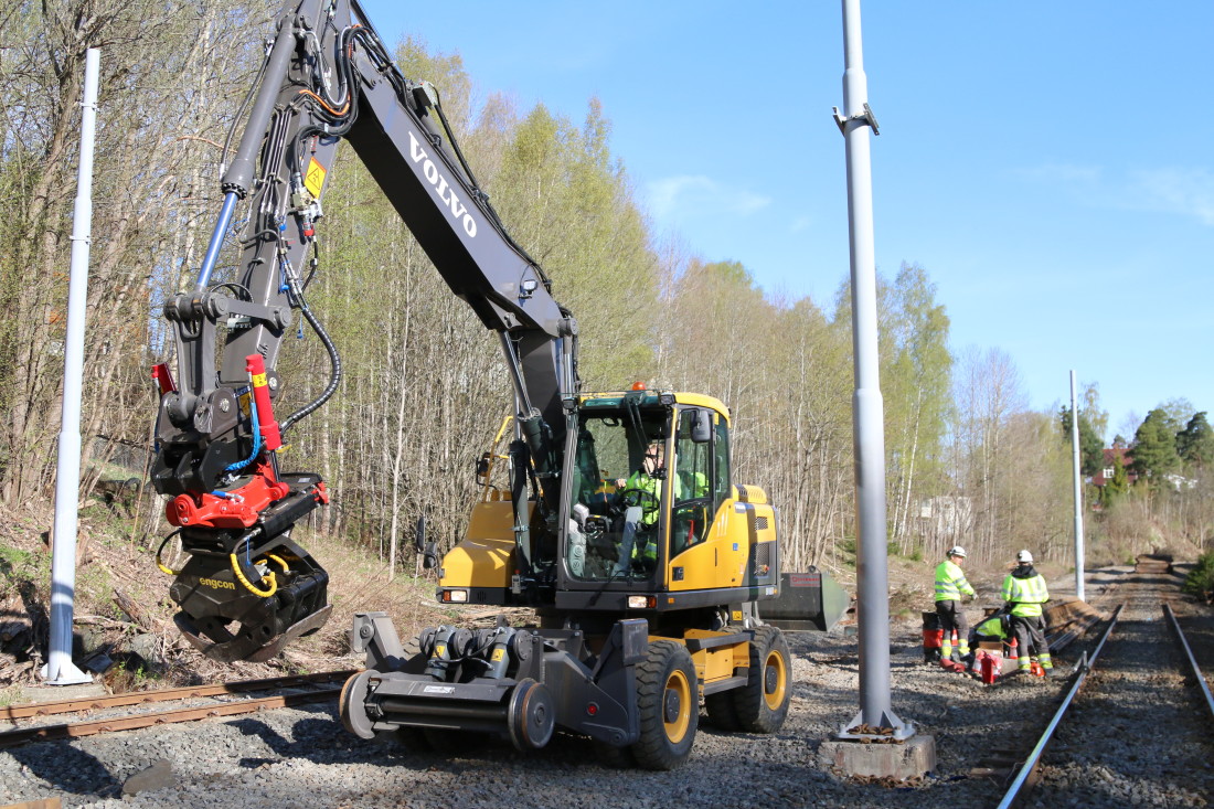 Illustrasjonsbilde: En skinnegående Volvo EW160D, fra arbeidene på trikkelinjen mellom Ljabru og Bråten i Oslo i 2014. (Foto: Runar F. daler).