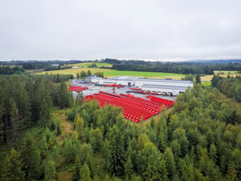 Tokvam AS er en familieeid industribedrift med produksjonsanlegg på Toten i Oppland.