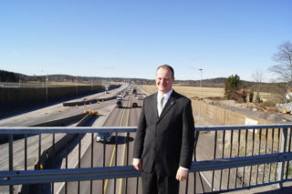 Samferdselsminister Ketil Solvik-Olsen. Her fra E18 mellom Sandefjord og Tønsberg. (Foto: Samferdselsdepartementet).
