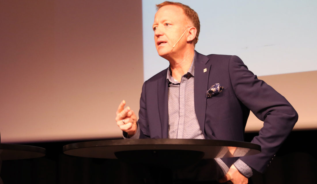 Harald V. Nikolaisen, adm. dir. i Statsbygg og leder av Charteret for en skadefri bygge- og anleggsnæring. Her fra HMS-konferansen 2015. (Foto: Runar F. Daler).