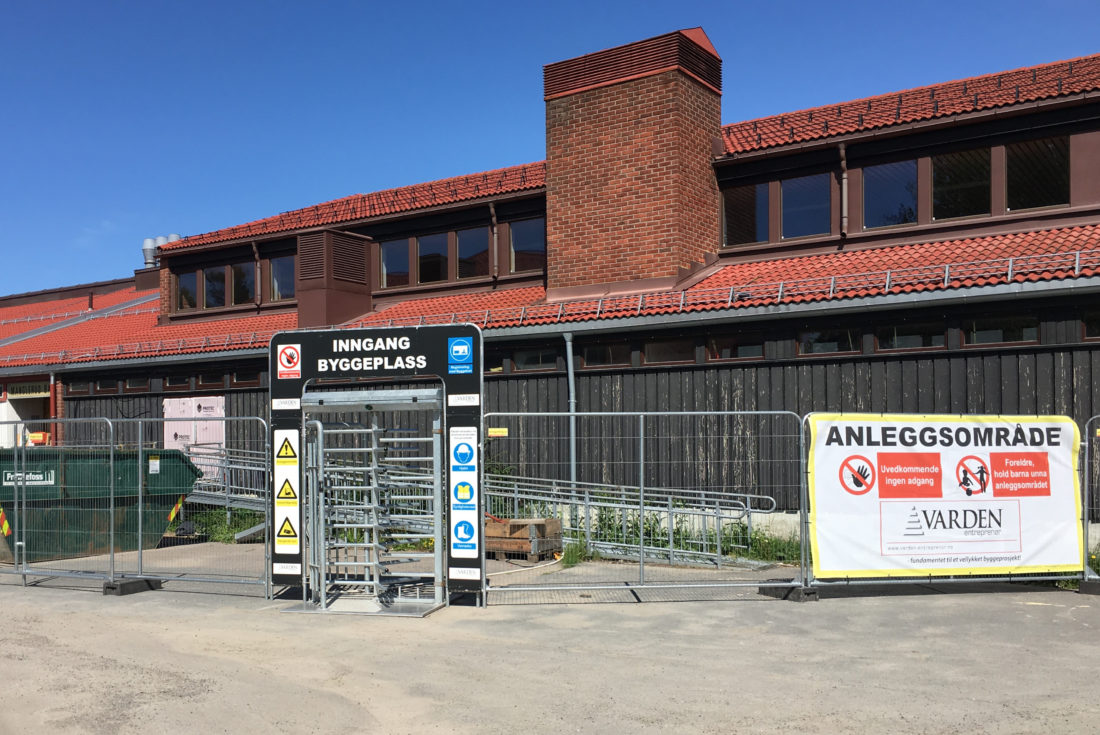 En synlig og informativ inngangsportal. (Foto: OSN Anleggsikring).