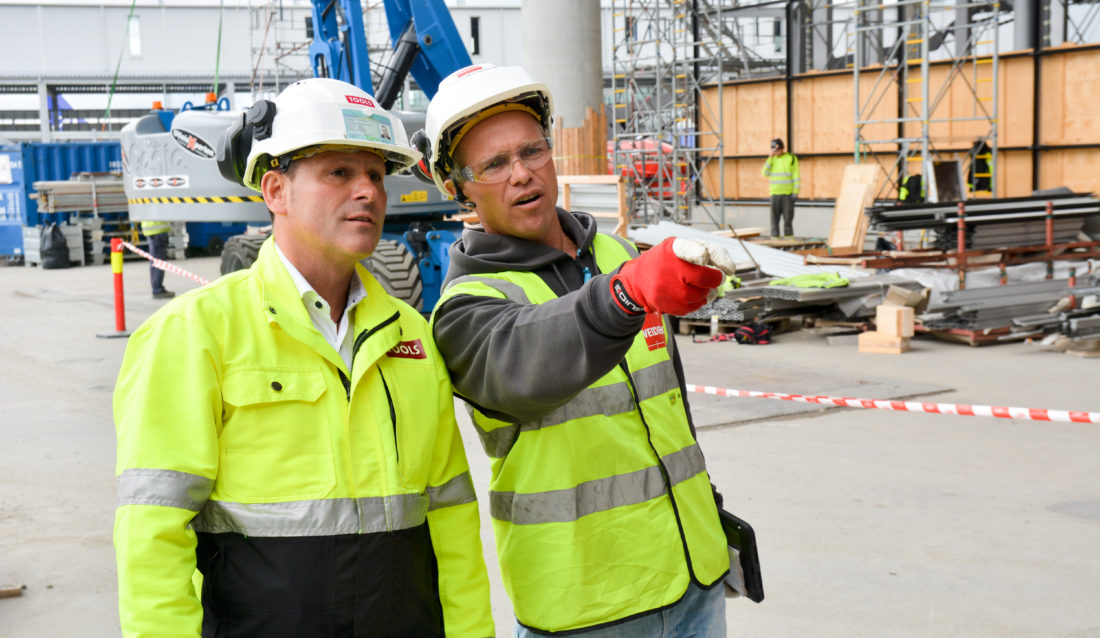 Jo større påkjenning, jo kortere holdbarhetstid har hjelmen. I hovedsak er det tre faktorer som påvirker levetiden til en vernehjelm. (Foto: Tools).