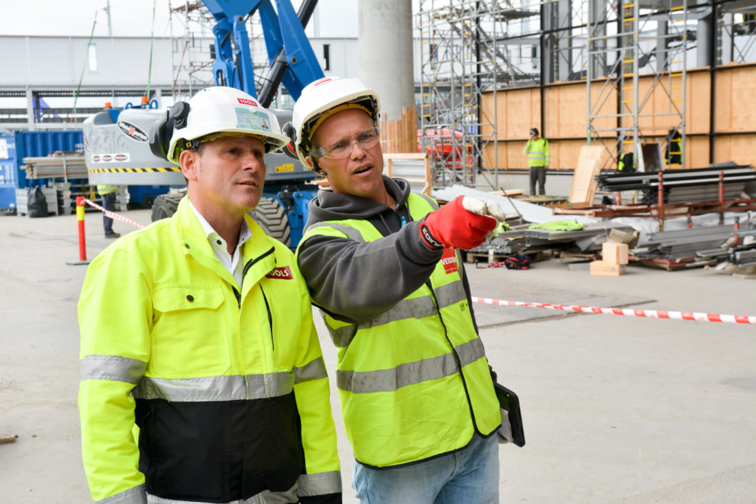 Jo større påkjenning, jo kortere holdbarhetstid har hjelmen. I hovedsak er det tre faktorer som påvirker levetiden til en vernehjelm. (Foto: Tools).