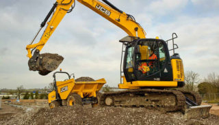 JCB JZ140LC+.