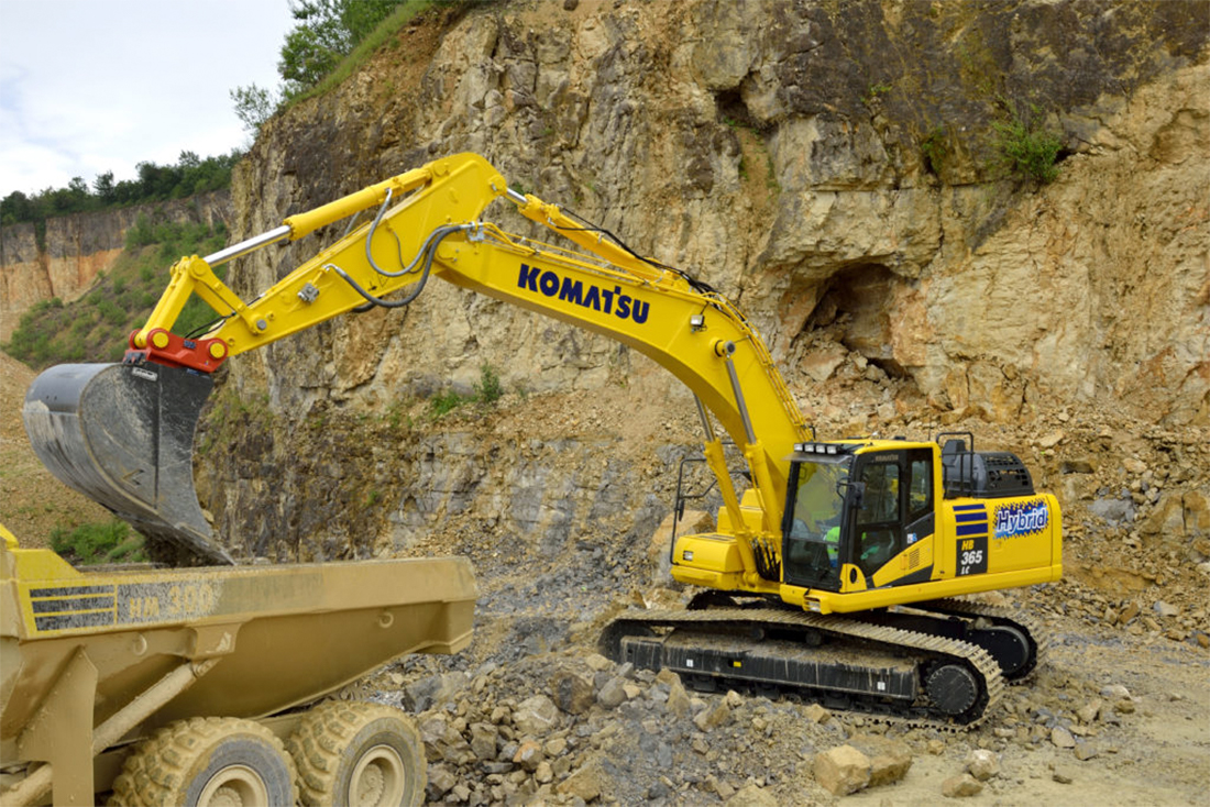 Komatsu HB365 hybrid gravemaskin