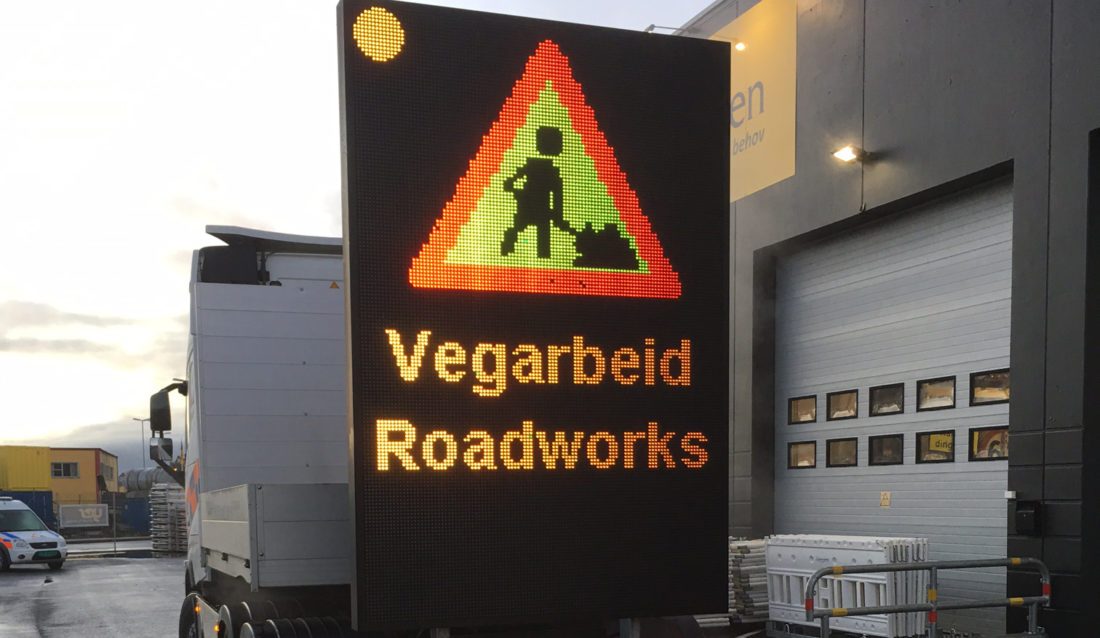 Den heldigitaliserte LED-skjermen er et effektivt og fleksibelt trafikksikringstiltak. (Foto: Ramudden Norge).