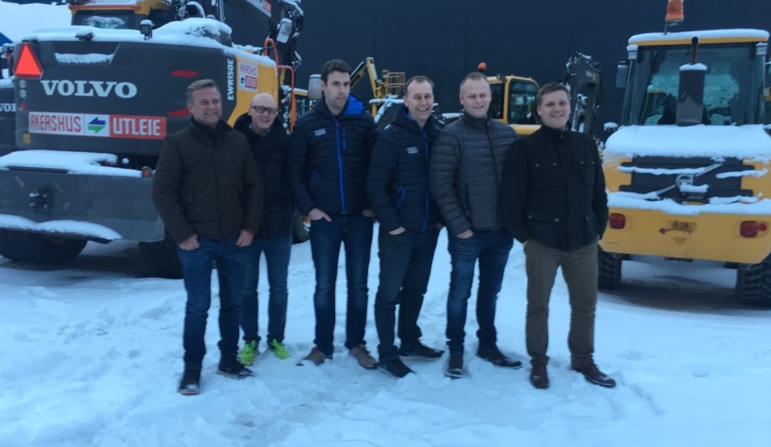 Fra venstre: Lasse Kjøsterud (Utleiesenteret AS), Tommy Jensen (Høydespesialisten AS), Ole Blakisrud og Alfred Bakken (Akershus Utleie AS), Dag Bjørnar Dønnum Jensen og Kim Nymo (Volvo Maskin AS). (Foto: Volvo Maskin AS).