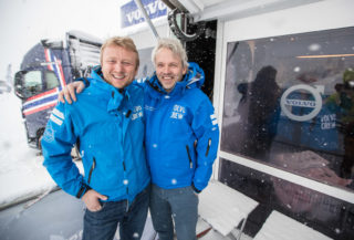 VOLVO-KAMERATENE: Waldemar André Christensen i Volvo Trucks t.v. og Gunnar Thorud i Volvo Maskin.