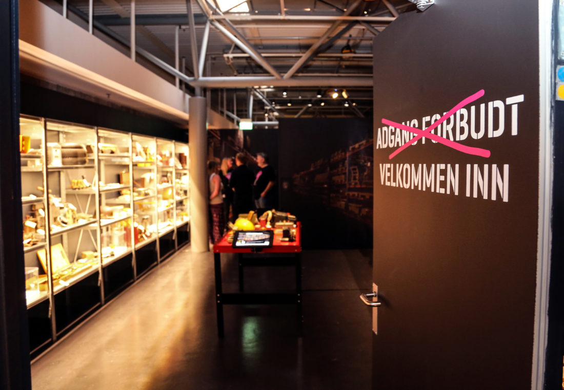 Publikum får komme inn i hjertet av museet, i utstillingen DRIFT. Det første rommet er fylt med gjenstander fra museets lukkede magasiner. (Foto: Runar F. Daler).