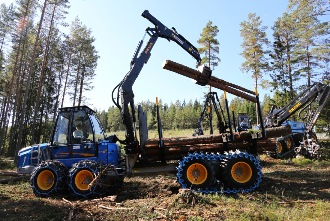 INN I SOLOPPGANGEN: Deltakerne på Skog og Tre 2017 var skjønt enige om at skognæringen ikke er noen solnedgangsindustri. (Foto: Runar F. Daler).