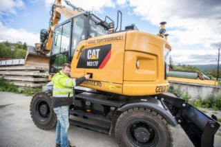 Cat M317F