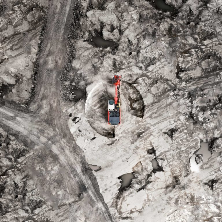 Alle boreriggene i den nye Ranger DXi-serien har en svingbar overvogn med en rekkevidde på 290 grader. (Foto: Sandvik).