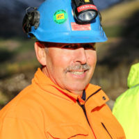 Anleggsmaskinen traff daglig leder Jon Grebstad i Volda Maskin i fjor høst på et anleggsprosjekt i Mosmarka utenfor Ørsta. (Foto: Runar F. Daler).