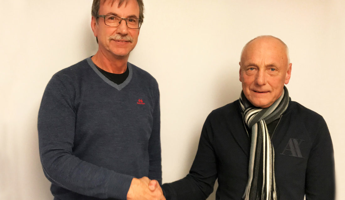 Terje Bratberg (t.v.) overtar sjefsstolen etter gründer og daglig leder Tore Løkke. (Foto: Tore Løkke AS).