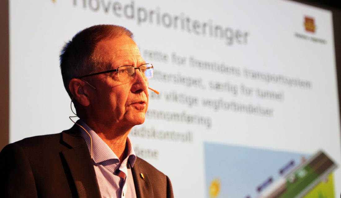 Veidirektør Terje Moe Gustavsen la fram Statens vegvesens handlingsprogram for perioden 2018-2023. (Foto: Runar F. Daler).