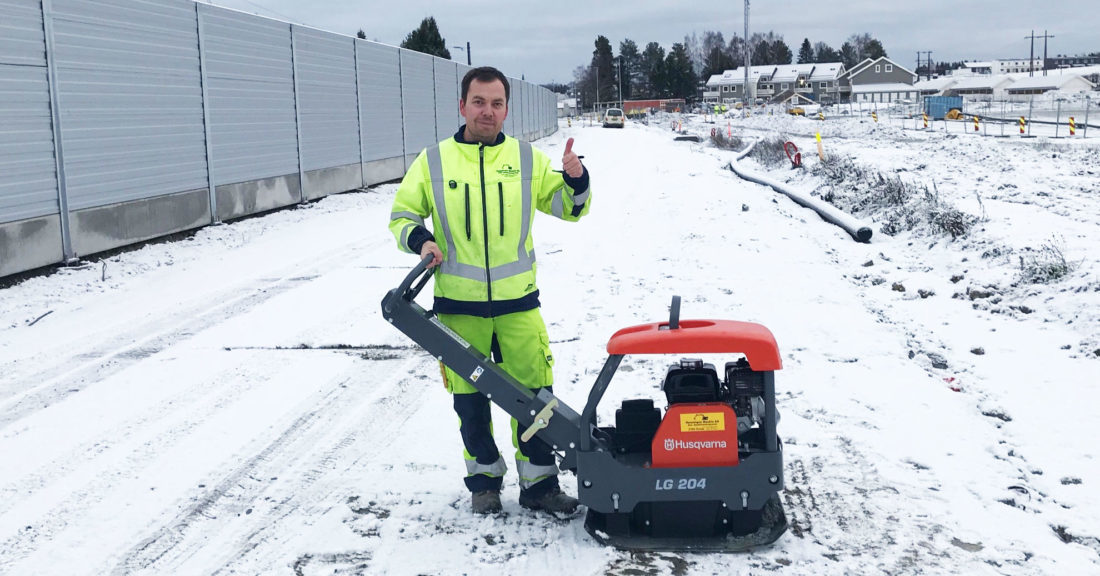 En uke etter at vibroplaten ble stjålet, dukket den opp i Polen. (Foto: ABAX).