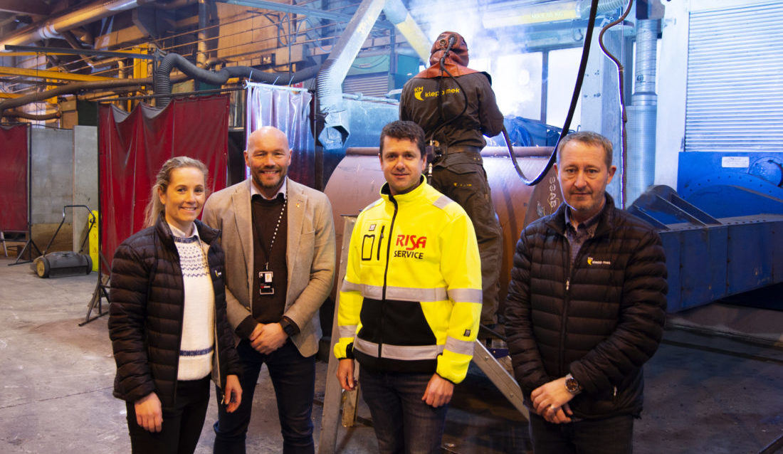 Fra venstre: Tove Ree (Klepp mek), Svein Bø (Risa Service), Kjetil Friestad (Risa Service) og Magne Oma (Klepp mek). (Foto: Klepp Mek).