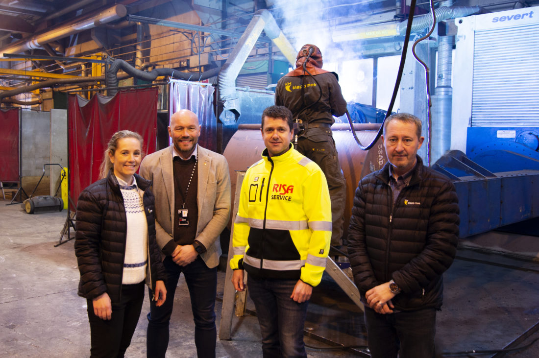 Fra venstre: Tove Ree (Klepp mek), Svein Bø (Risa Service), Kjetil Friestad (Risa Service) og Magne Oma (Klepp mek). (Foto: Klepp Mek).