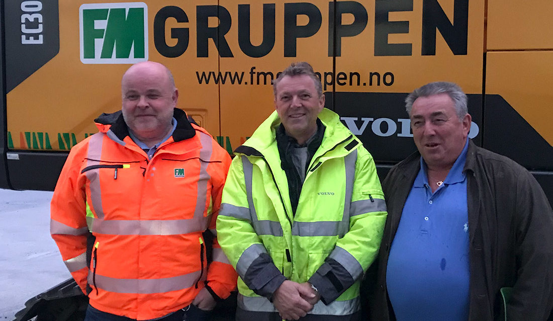 F.v. daglig leder Torbjørn Foss i FM, Trygve Aalhus i Volvo og eier Martin Kronheim i FM.