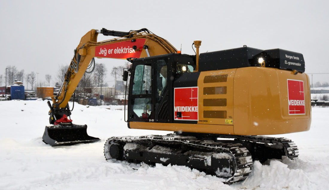Denne gravemaskinen av typen Cat_323F_Z-line - verdens første oppladbare elektriske gravemaskin i full størrelse (26 tonn) - tas nå i bruk av Veidekke. (Foto: Veidekke).