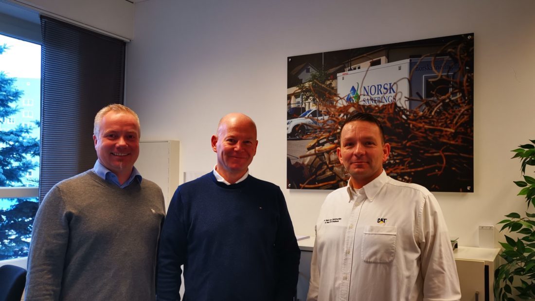 Fra venstre: Rune Vestengen (salgssjef Pon Equipment), Torbjørn Haugo (daglig leder NSS) og Vilmundur Theodorsson (senior produktsjef Pon Equipment). (Foto: Pon Equipment)