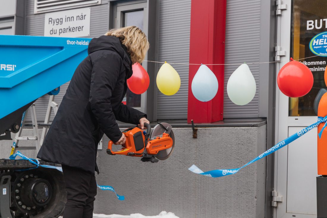 Monica Mæland kutter snoren