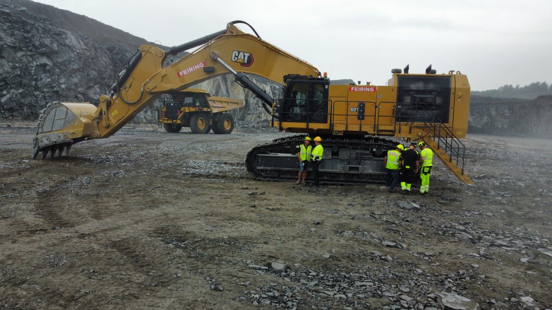 Cat 6015 er en gravemaskin på 150 tonn, med skuffe på 8,6 kubikk og en CAT C27 V12 motor på 820 hester med Stage5 emisjonskrav oppfylt. (Foto: Feiring)