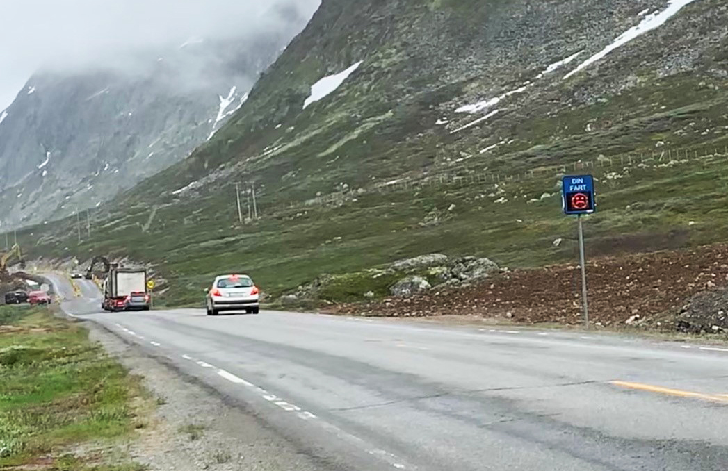 Det går til tider altfor fort over fjellet. (Foto: Anlegg Øst Entreprenør)