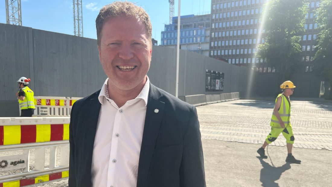 Kommunal- og distriktsminister Sigbjørn Gjelsvik