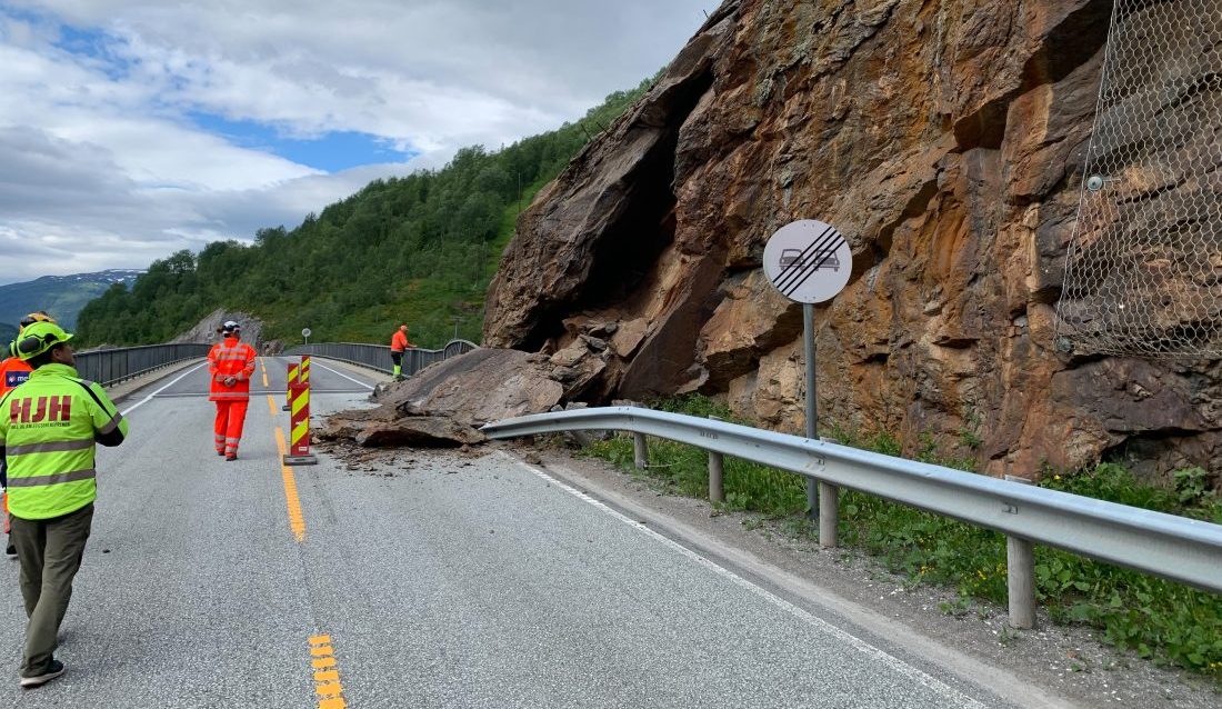 E6 i Sørfold skal ryddes og fjellsiden sikres midlertidig. (Foto: Kristian Riddervold Andreassen, Statens vegvesen)