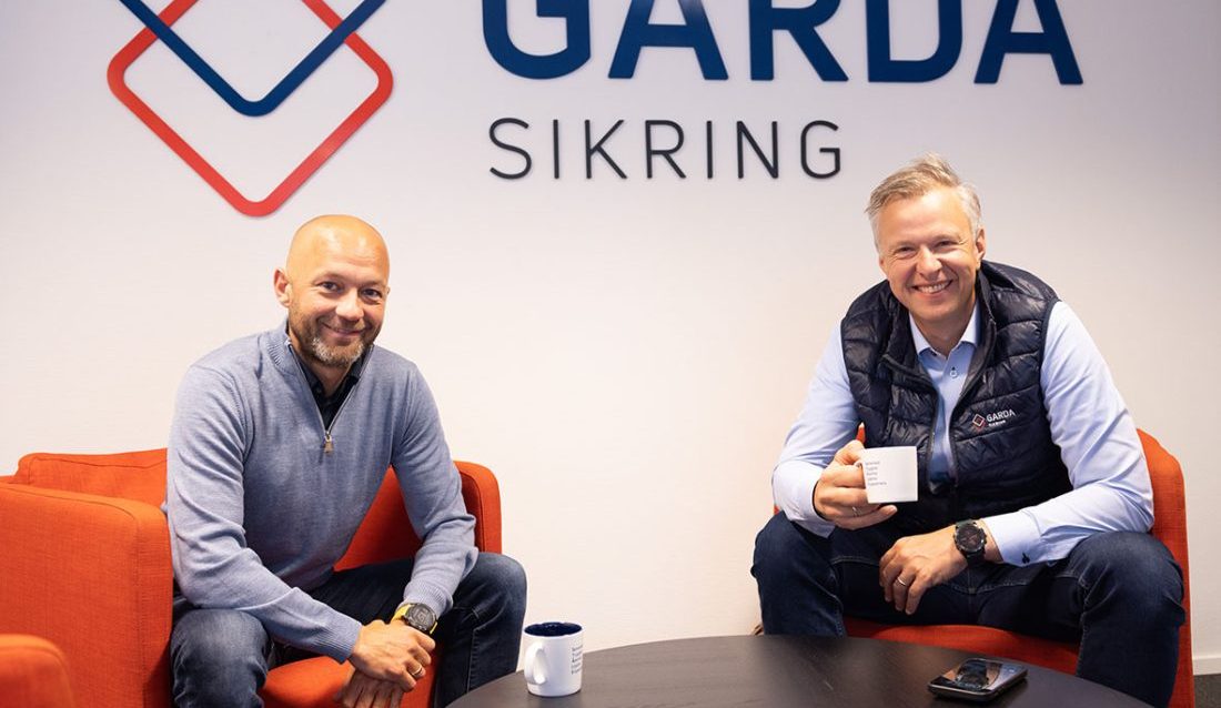 Fra venstre: Kai Rostad Øvregard, ny leder for Garda Sikring i Norge og Jon Ola Stokke, CEO Garda Sikring Group. (Foto: Garda Sikring)