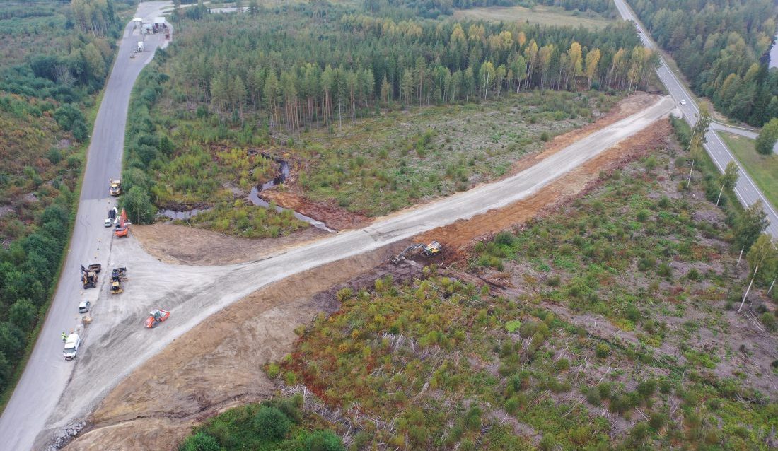 Dokka Entreprenør AS og Åsmund Pettersen & Sønn AS bygde midlertidig E16 på én uke. (Foto: Statens vegvesen)