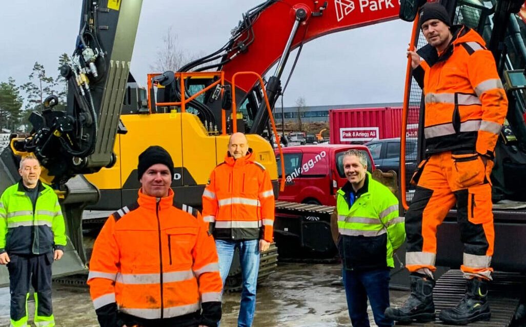 Park & Anlegg AS hadde innbrudd på et av anleggene, og hvor viktig utstyr ble stjålet. Sporingsbrikker fra ABAX gjorde at tyvene ble stoppet og arrestert på fergekaia i Estland. (Foto: ABAX)