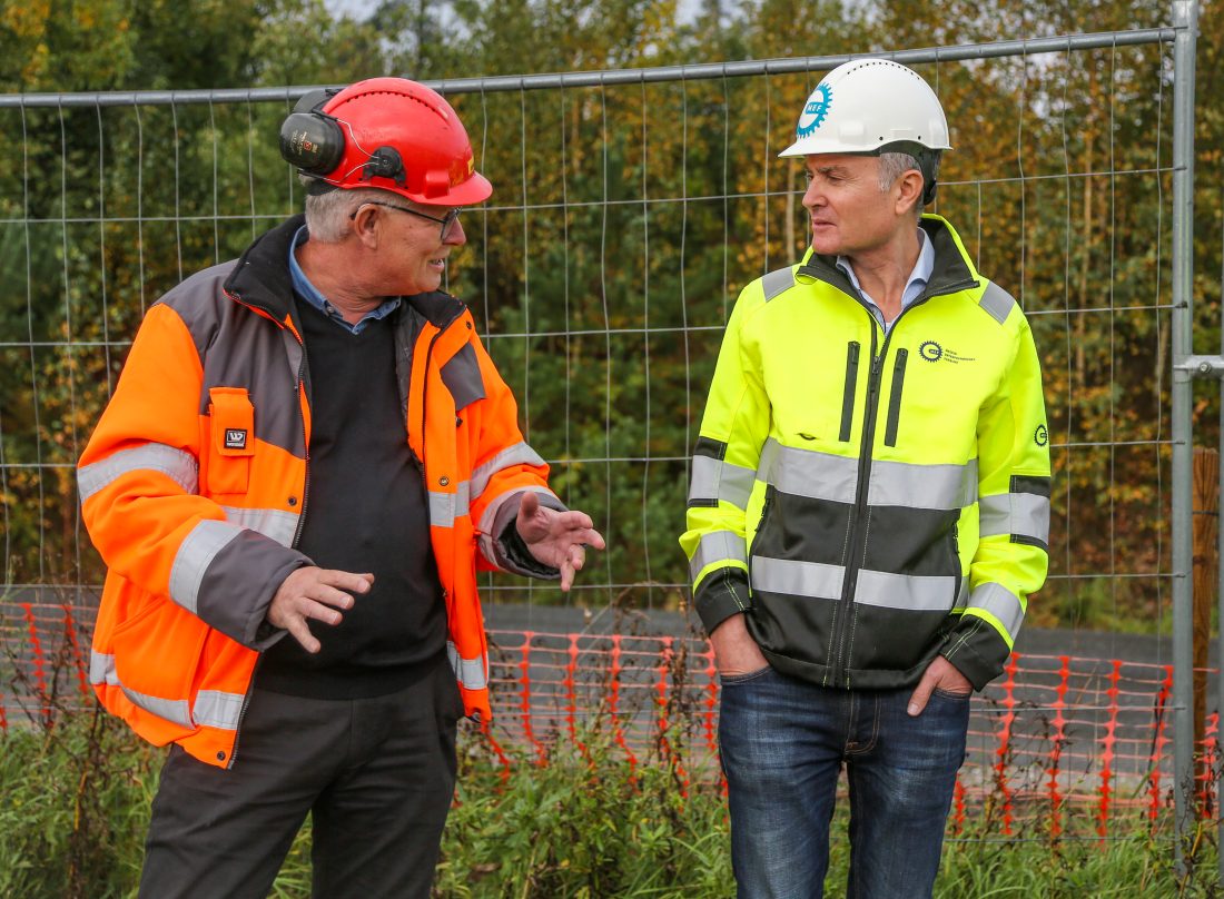 Både Peer-Christian Nordby (t.v.) og Finn N. Bangsund har store forventninger til det nye vannsenteret, som de håper vil bli et samlingssted for hele VA-bransjen i Norge. (Foto: Runar F. Daler)