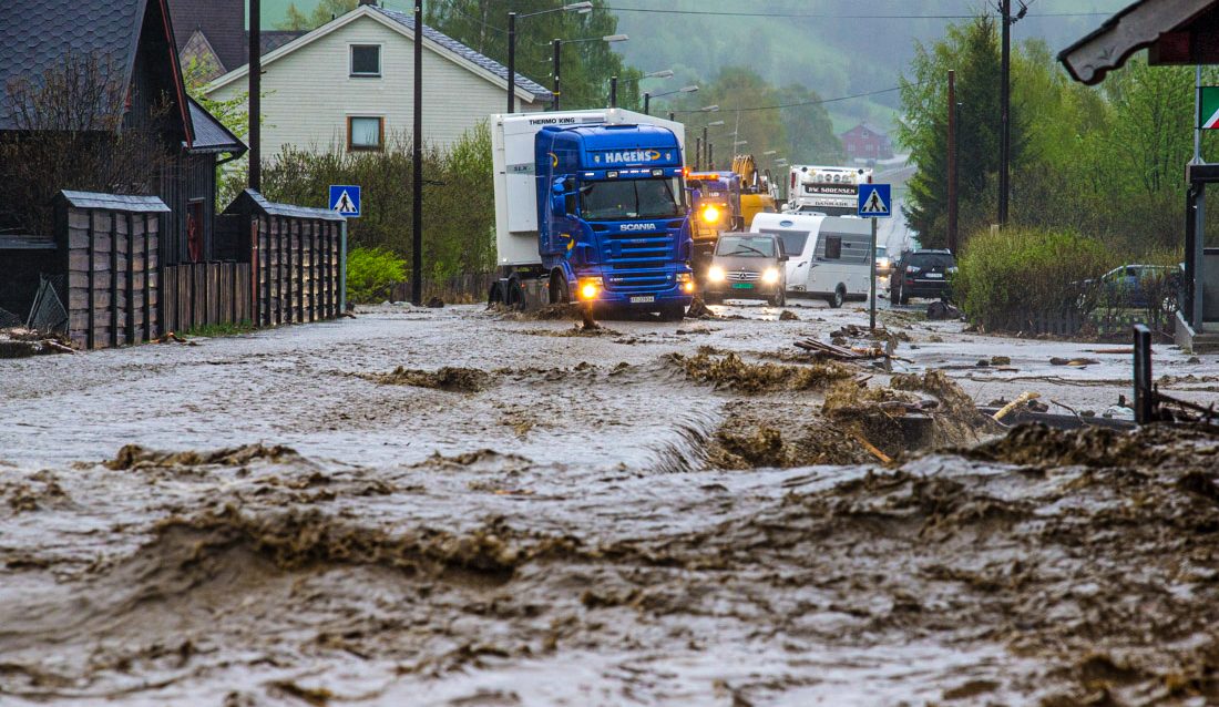 VANN TIL BESVÆR: Det er behov for enorme investeringer i vann- og avløpssektoren, noe den siste tids ekstremvær er en påminnelse om. (Arkivfoto)