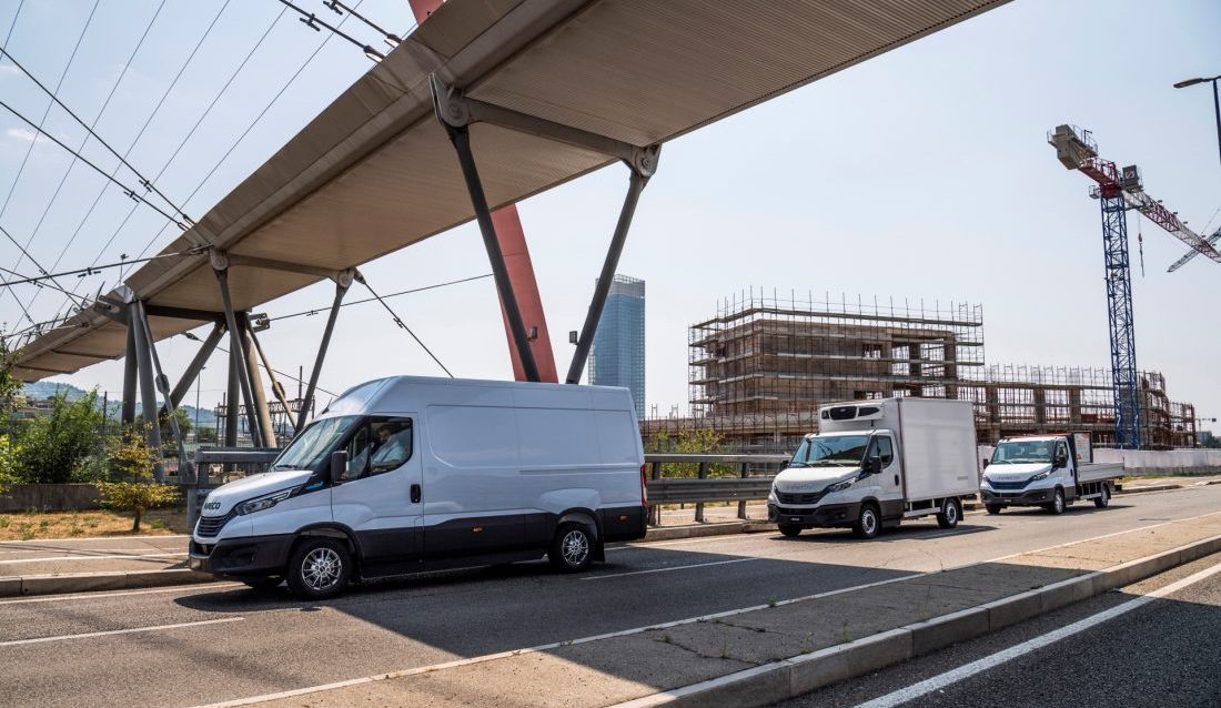 Elbilen Iveco eDaily har en rekkevidde på opptil 400km, totalvekt på 3,5-7,2 tonn og kan trekke opptil 3,5 tonn. (Foto: Iveco)