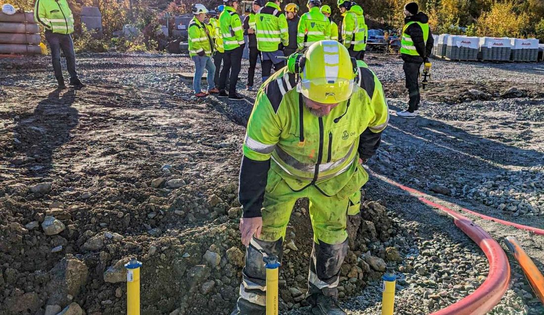 Første: 17 deltakere på Norsk Vanns driftsoperatørkurs på VA-transportsystemer har denne uken fått praktisk opplæring på Nasjonalt senter for vanninfrastruktur på Ås. (Foto: Vannsenteret)