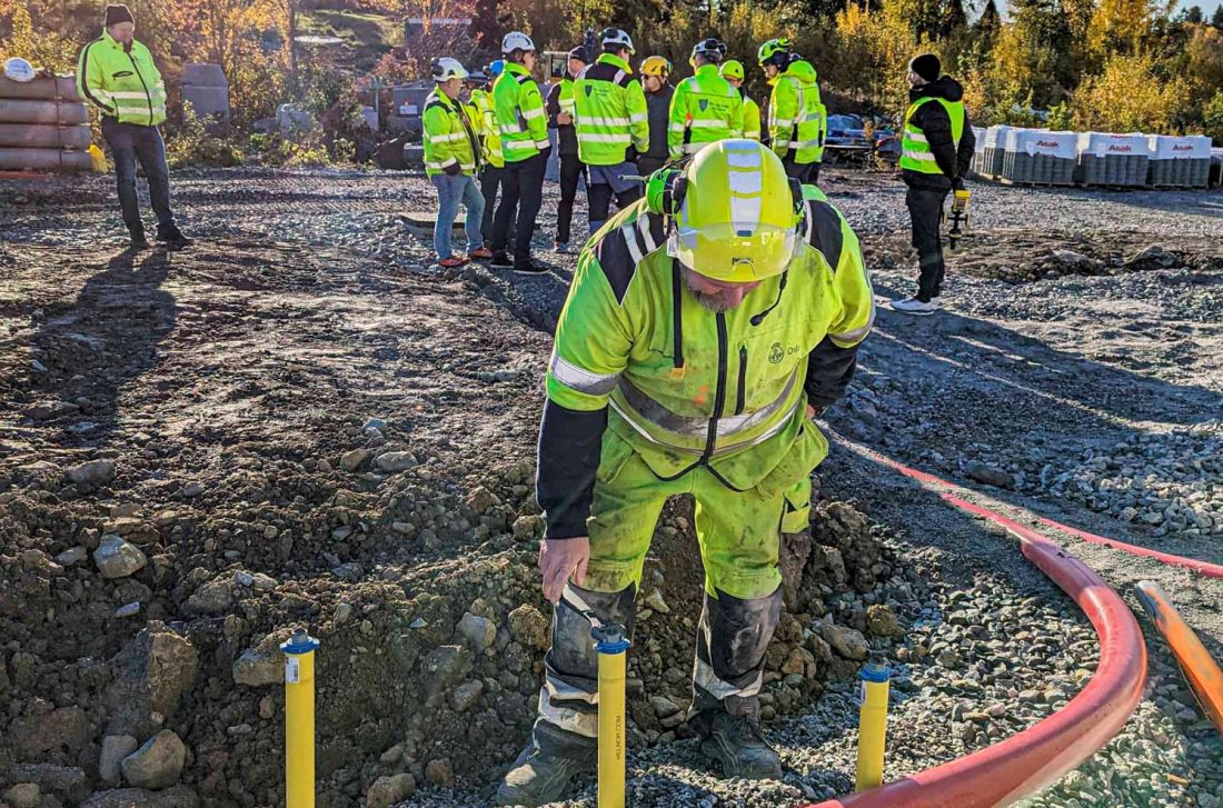 Første: 17 deltakere på Norsk Vanns driftsoperatørkurs på VA-transportsystemer har denne uken fått praktisk opplæring på Nasjonalt senter for vanninfrastruktur på Ås. (Foto: Vannsenteret)