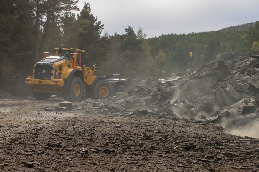 Rv. 3 får ikke stenges lenge av gangen. Maks 15 minutter etter at salven er skutt skal veien være åpen for trafikk igjen. (Foto: Njål Hagen)