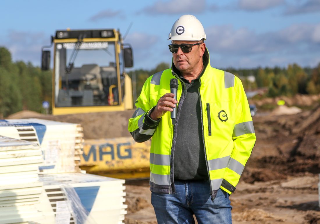 VERDIFULLT: Regionssjef i MEF, Leiv Peter Blakstad, presiserte at øvelser som dette er meget verdifulle for alle parter, og han håper det blir dratt i gang flere øvelser der ute etter hvert. (Foto: Runar F. Daler)