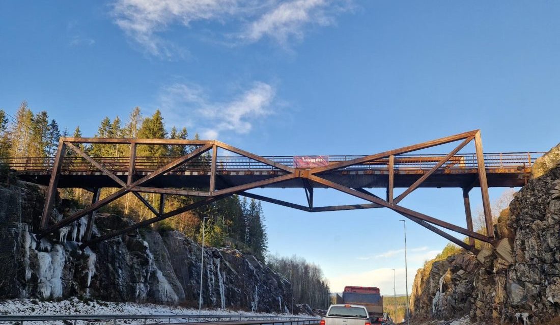 Statsrådvegen bro måtte stenges etter kollapsen av Tretten bro, og er nå erstattet av en kulvert under E6. (Foto: Statens vegvesen)