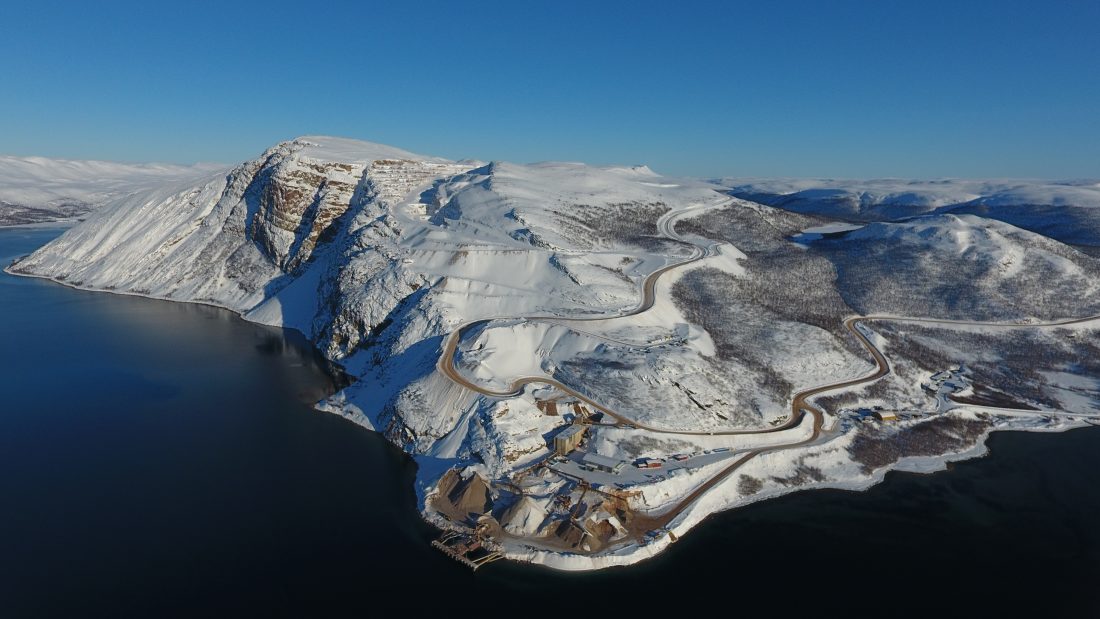 Elkem inngår avtale med reinbeitedistrikt og sikrer med det gruveutvidelse i Tana. (Foto: Elkem)