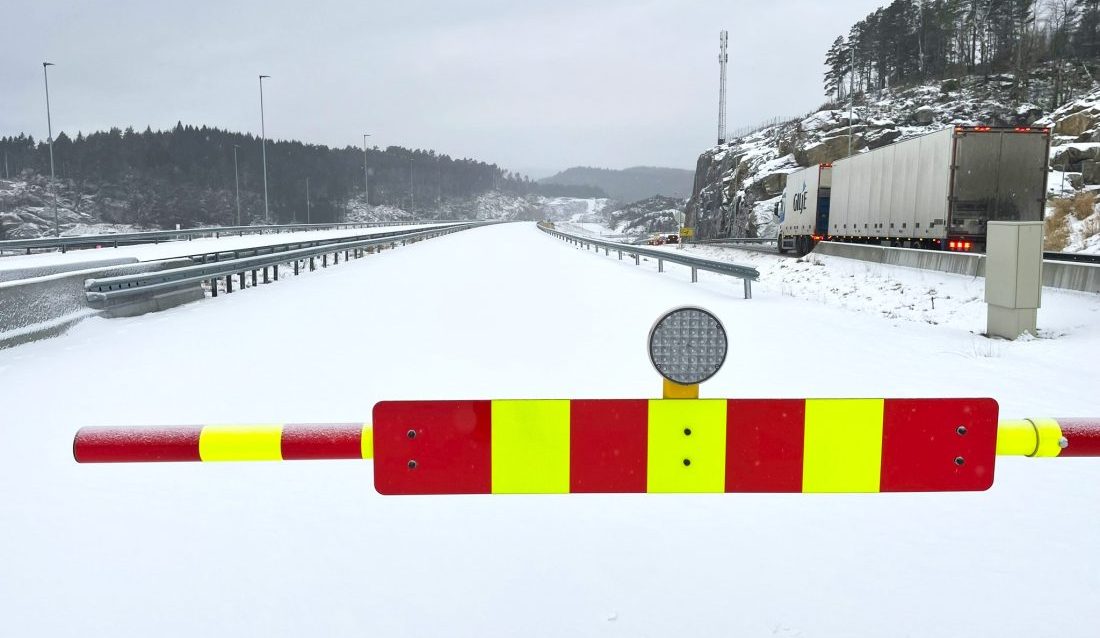 Foreløpig endepunkt: Til nå har Mandalskrysset vært foreløpig endepunkt for utbyggingen av ny, trafikksikker E39 vestover fra Kristiansand. Nå er konkurransen om å bygge E39 videre vestover fra Mandalskrysset lyst ut. Kontraktsverdien er over 2 milliarder kroner. (Foto: Nye Veier)